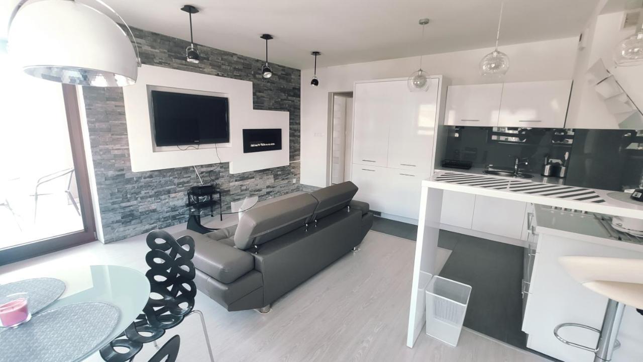 Lokietka 8B By Homeprime Krasków Eksteriør bilde